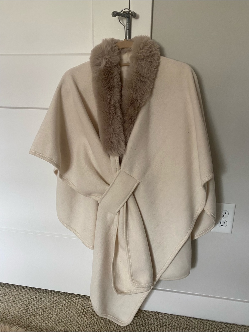 Cream Faux-Fur Trim Cape Sweater/LN